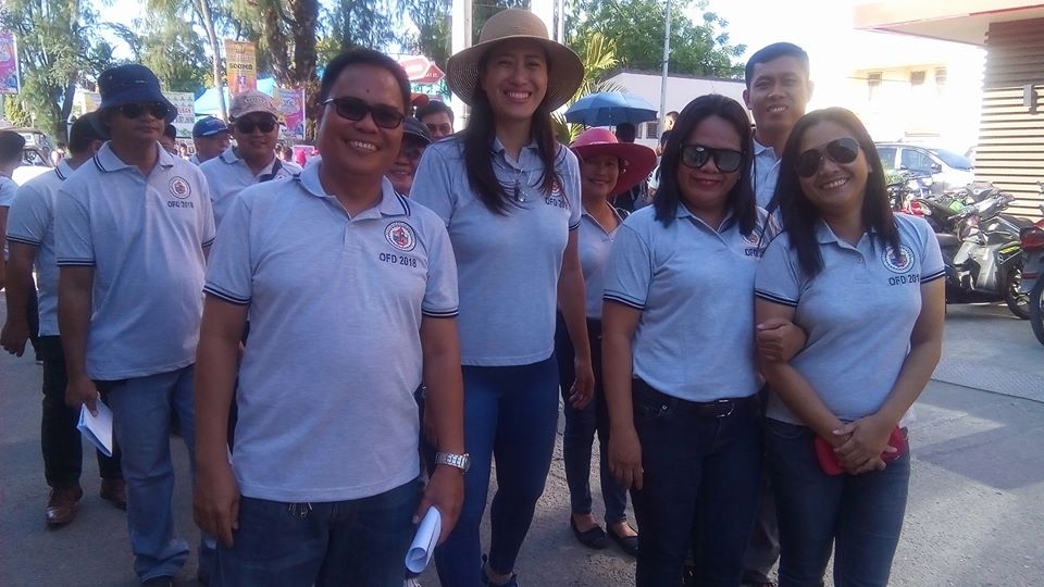 Mayor Trina Firmalo-Fabic of Odiongan (wearing a hat), together with some municipal officers and employees led by Ramir 'Doc' Ramos, joined the opening parade of the Mayor's Cup 2018 held this afternoon at the town plaza.