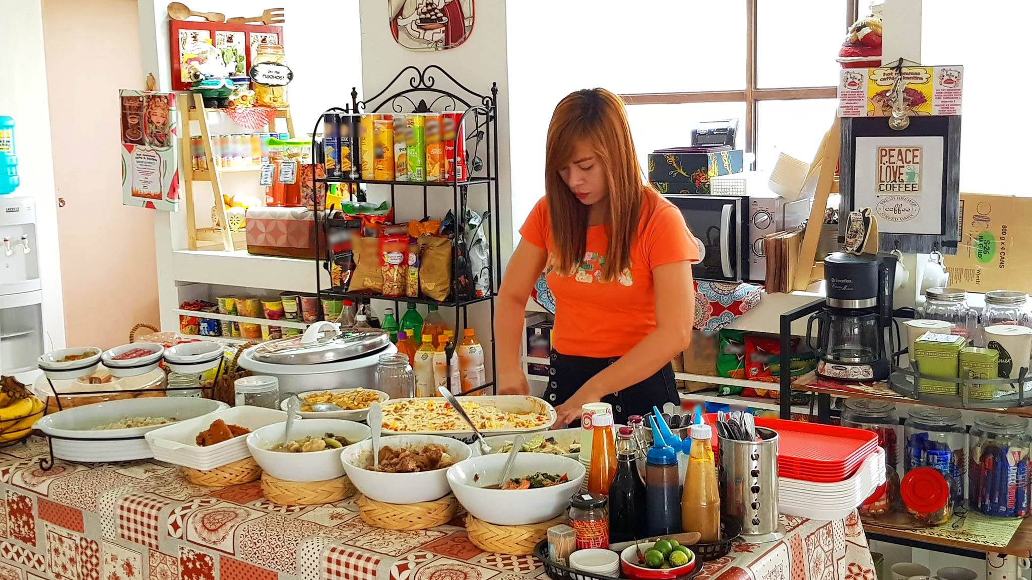 Through a resolution by the Regional Nutrition Committee (RNC), local government units in Mimaropa are encouraged to pass local ordinances that will impose sanctions to restaurants, canteens, food establishments and ambulant vendors near schools which are selling unhealthy food and beverages. (Photo by Gene Ace Sapit/PIA-MIMAROPA)  