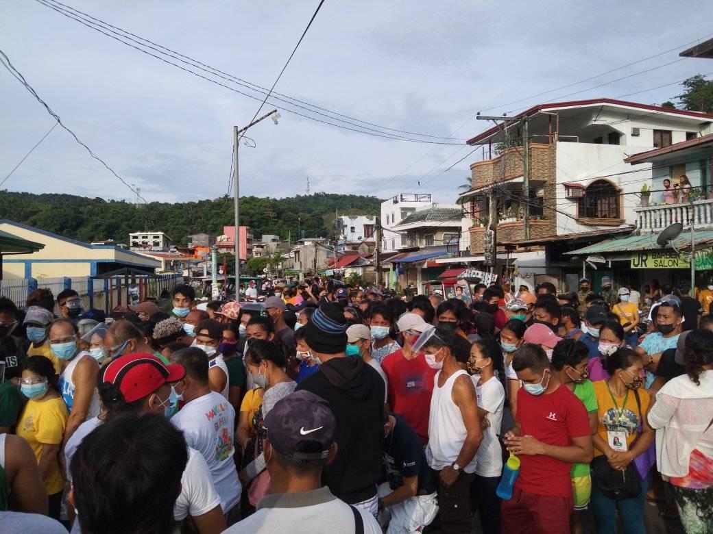 Larawan kuha ni Joseph Fos