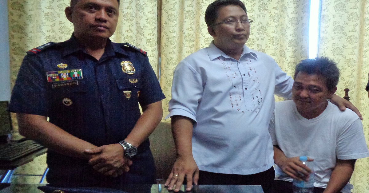 Former El Nido Vice-Mayor tagged as ‘narco-politician’ surrenders to PNP. PHOTO by Palawan News