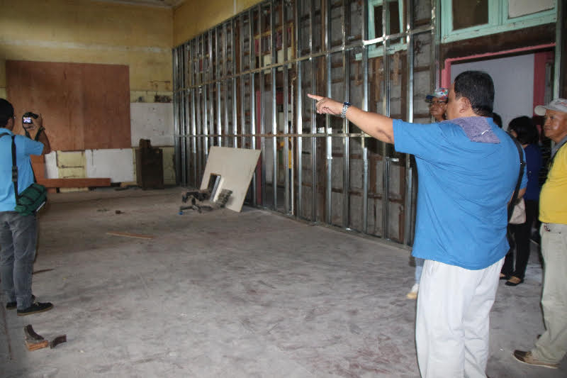 The abandoned Oriental Mindoro Provincial Hospital built after WWII located in Iraya, Calapan City undergoes repair and rehabilitation to be used as one of the Drug Rehab Centers in MIMAROPA. DOH and provincial health officers together inspected the premises which will be opened in November this year. 