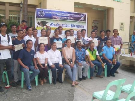 The graduates of STEP together with Honorable Mayor Trina Firmalo Fabic, Armando O. Aquino, CESE Provincial Director TESDA, SB Member Rolando Forca and PSINSP Manuel Fernandez Jr. of Odiongan MPS.