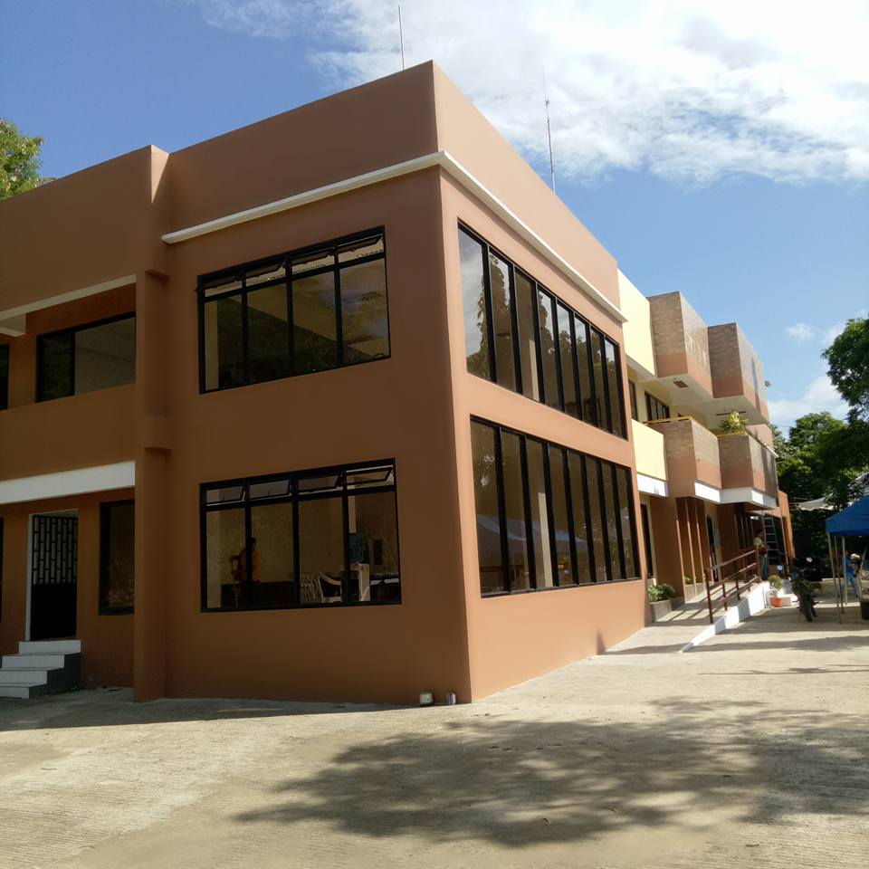 The new look of San Andres Municipal Hall. Photo by Jabez Gadon